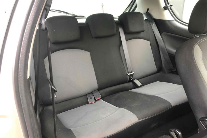 Grå Peugeot 206 fra 2007