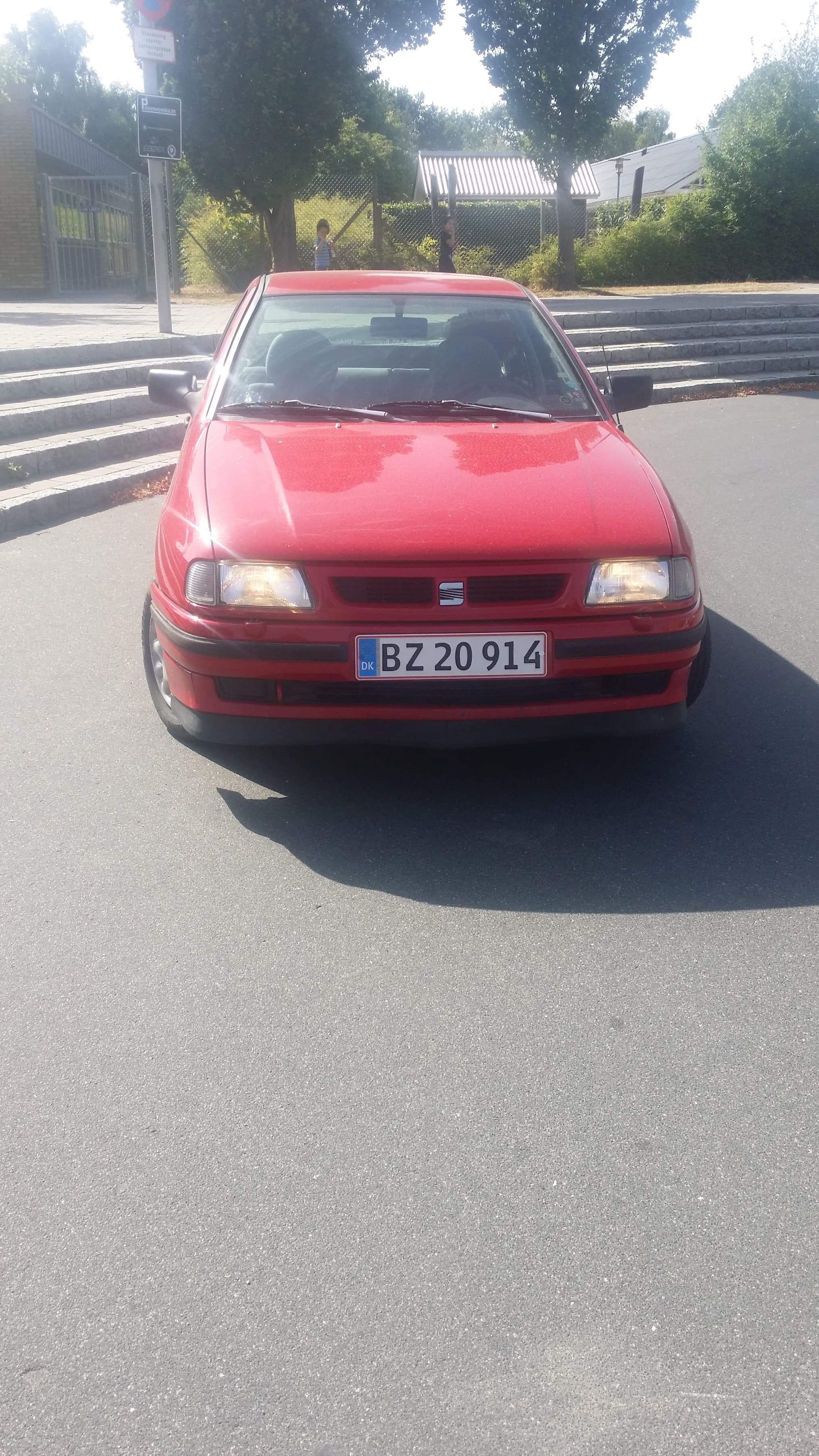 Rød Seat Ibiza fra 1996