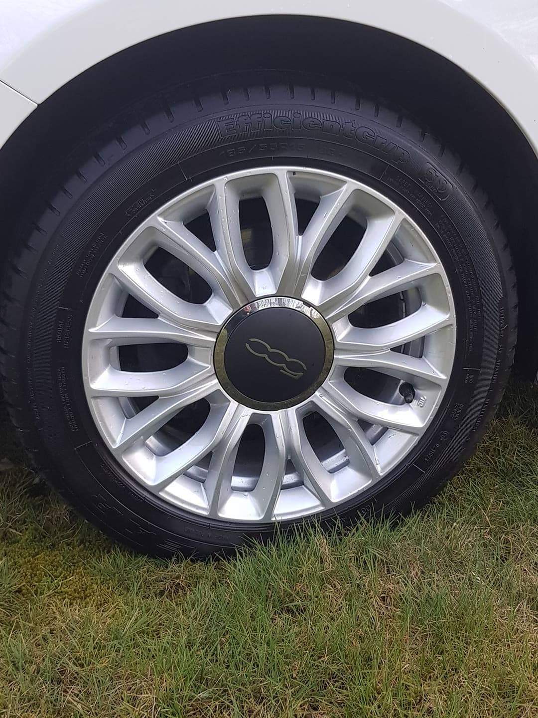 Hvid Fiat 500 fra 2016