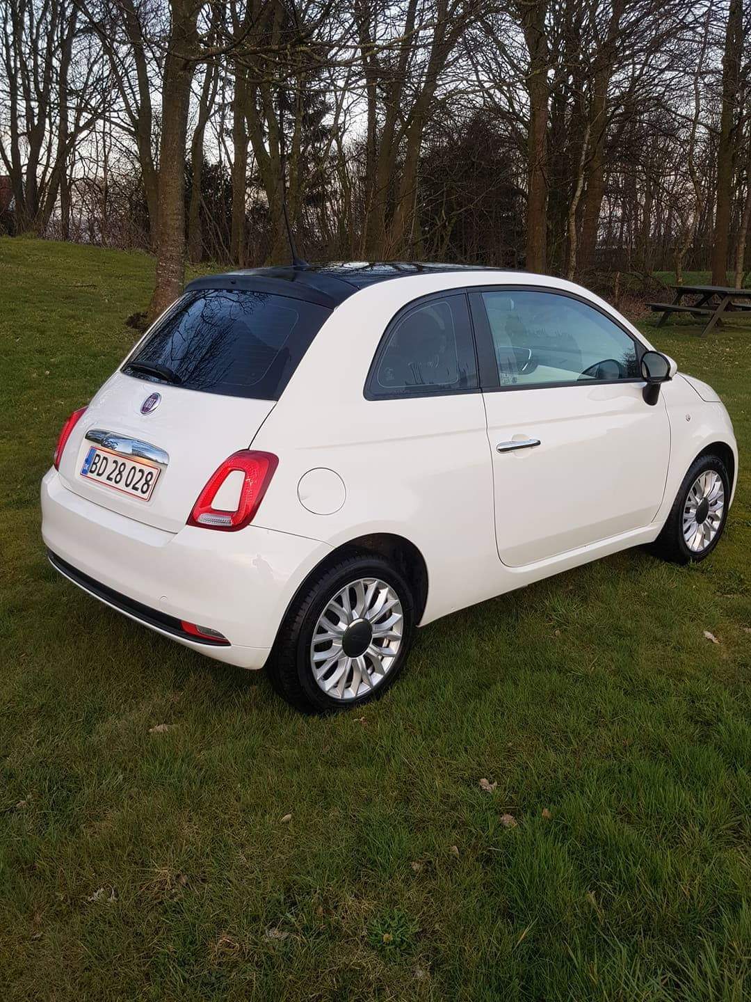 Hvid Fiat 500 fra 2016