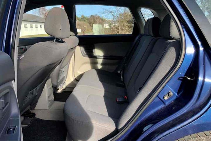 Blå Kia Cerato fra 2005