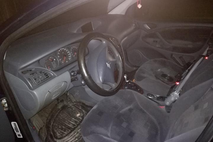 Blå Citroën C5 fra 2001