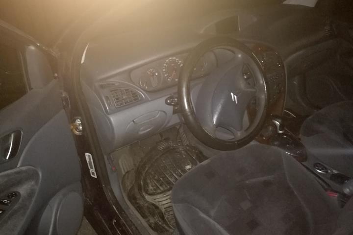 Blå Citroën C5 fra 2001