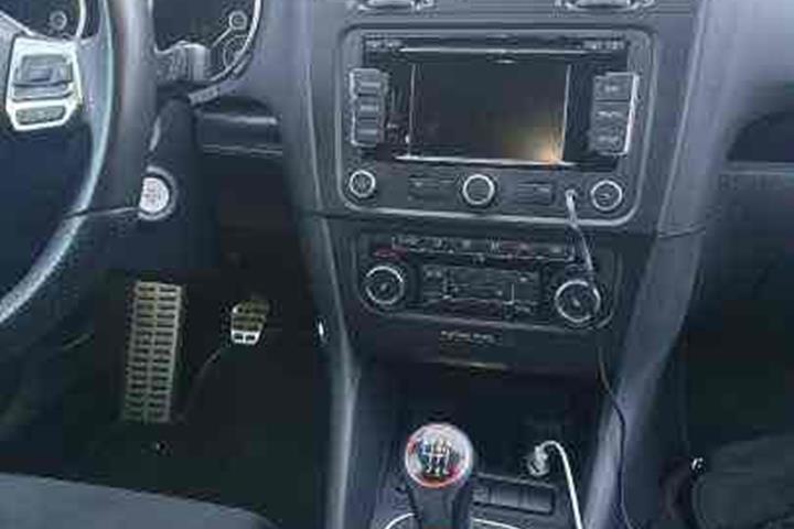 Rød VW Golf VI fra 2012