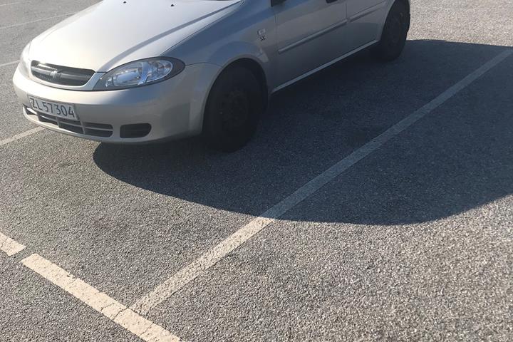 Grå Daewoo Lacetti fra 2006