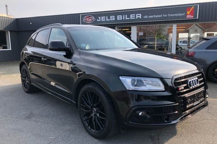 Grå Audi SQ5 fra 2016