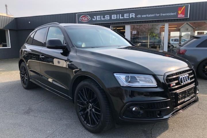Grå Audi SQ5 fra 2016