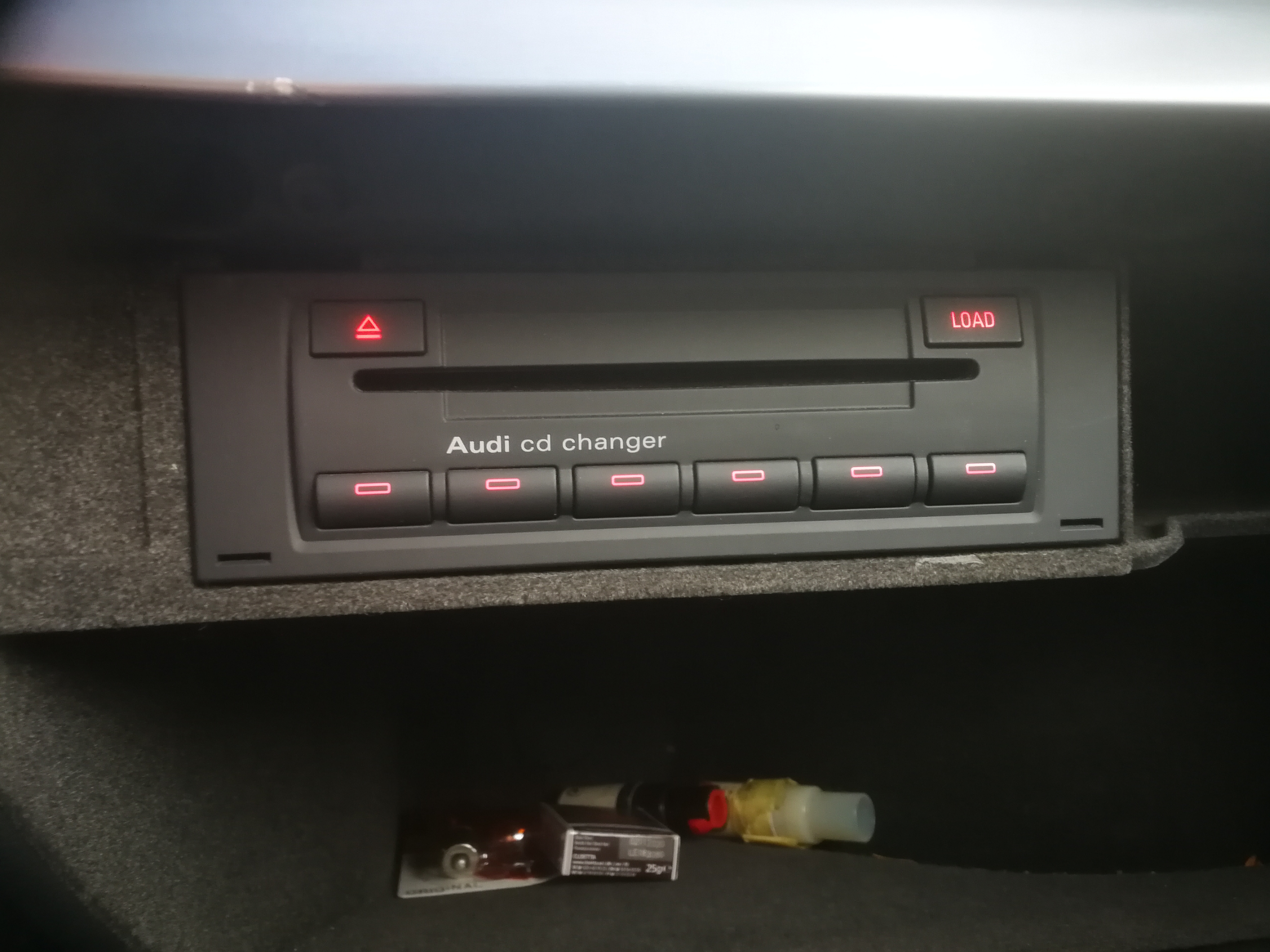 Grå Audi A4 fra 2004