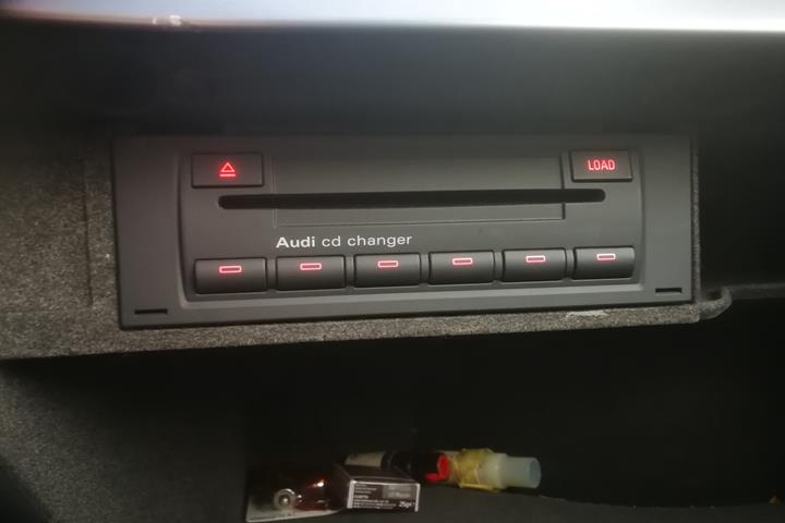Grå Audi A4 fra 2004