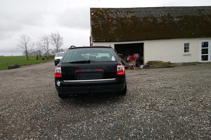 Sort Audi A6 fra 1998