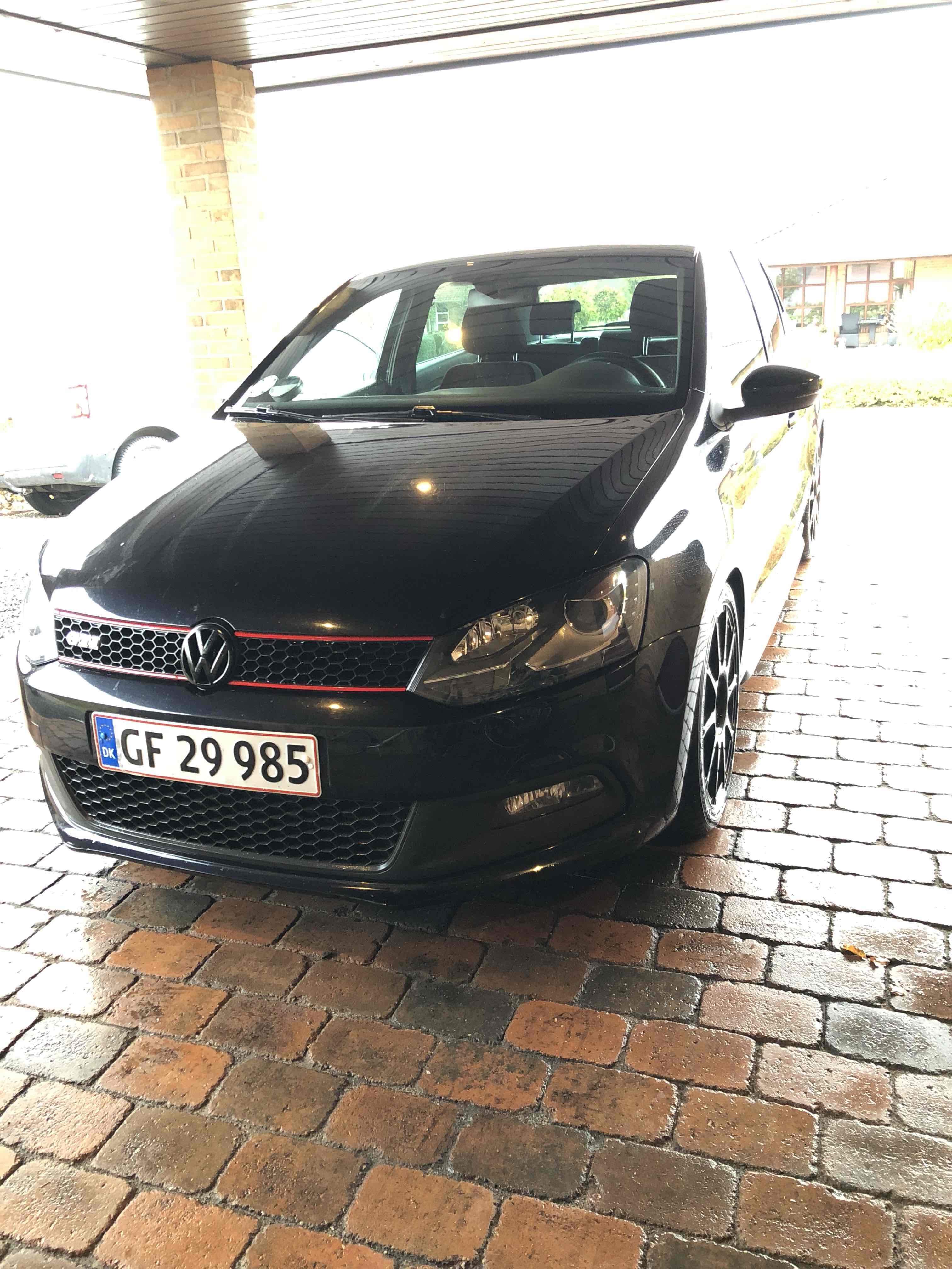 Sort VW Polo fra 2012
