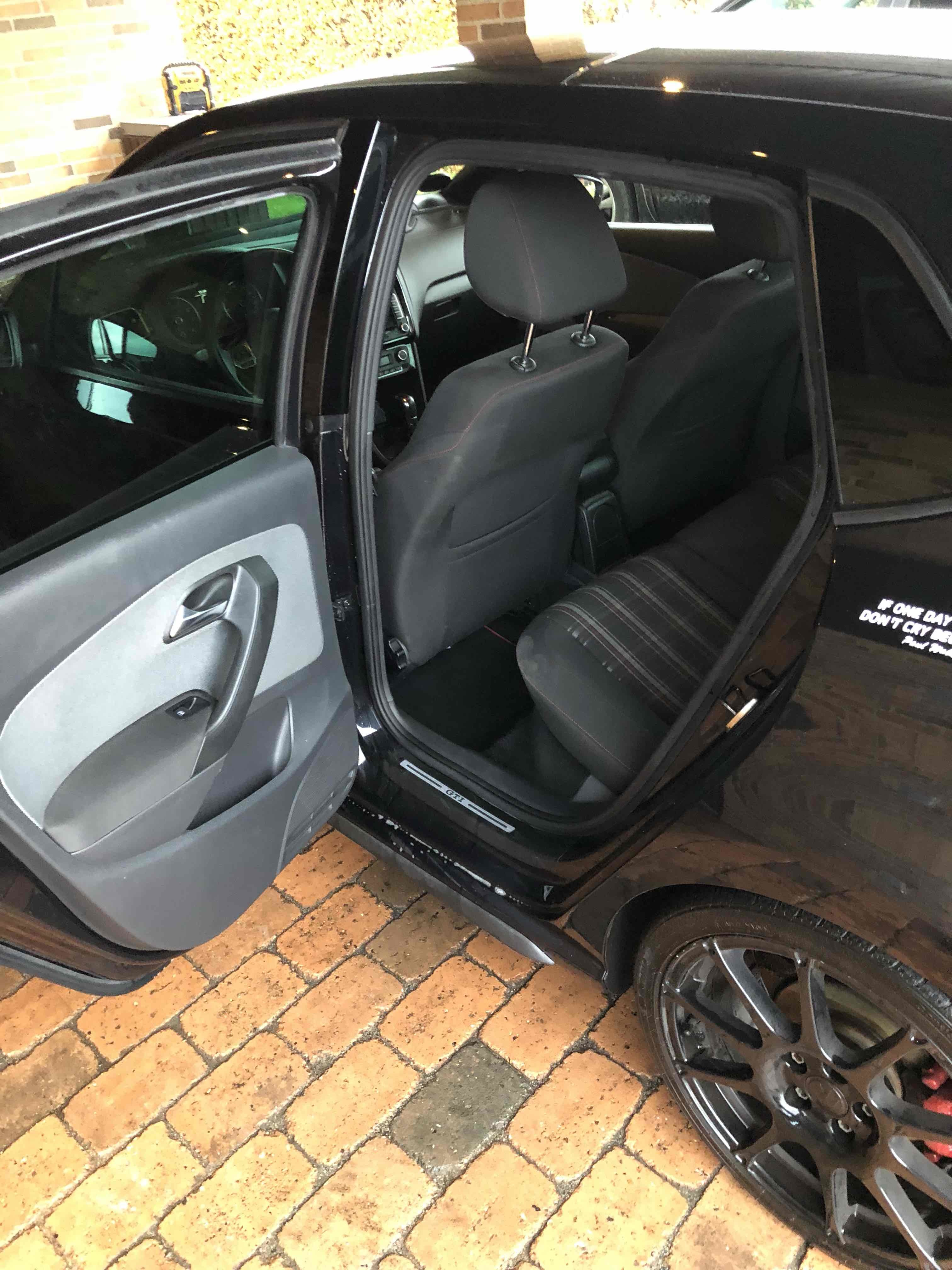 Sort VW Polo fra 2012