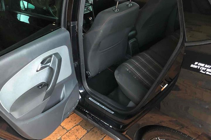 Sort VW Polo fra 2012