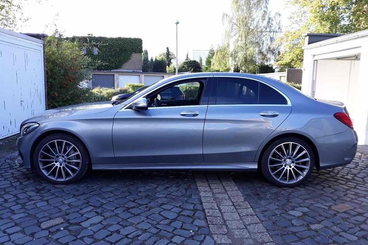 Grå Mercedes C220 d fra 2015