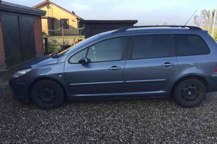 Grå Peugeot 307 fra 2007