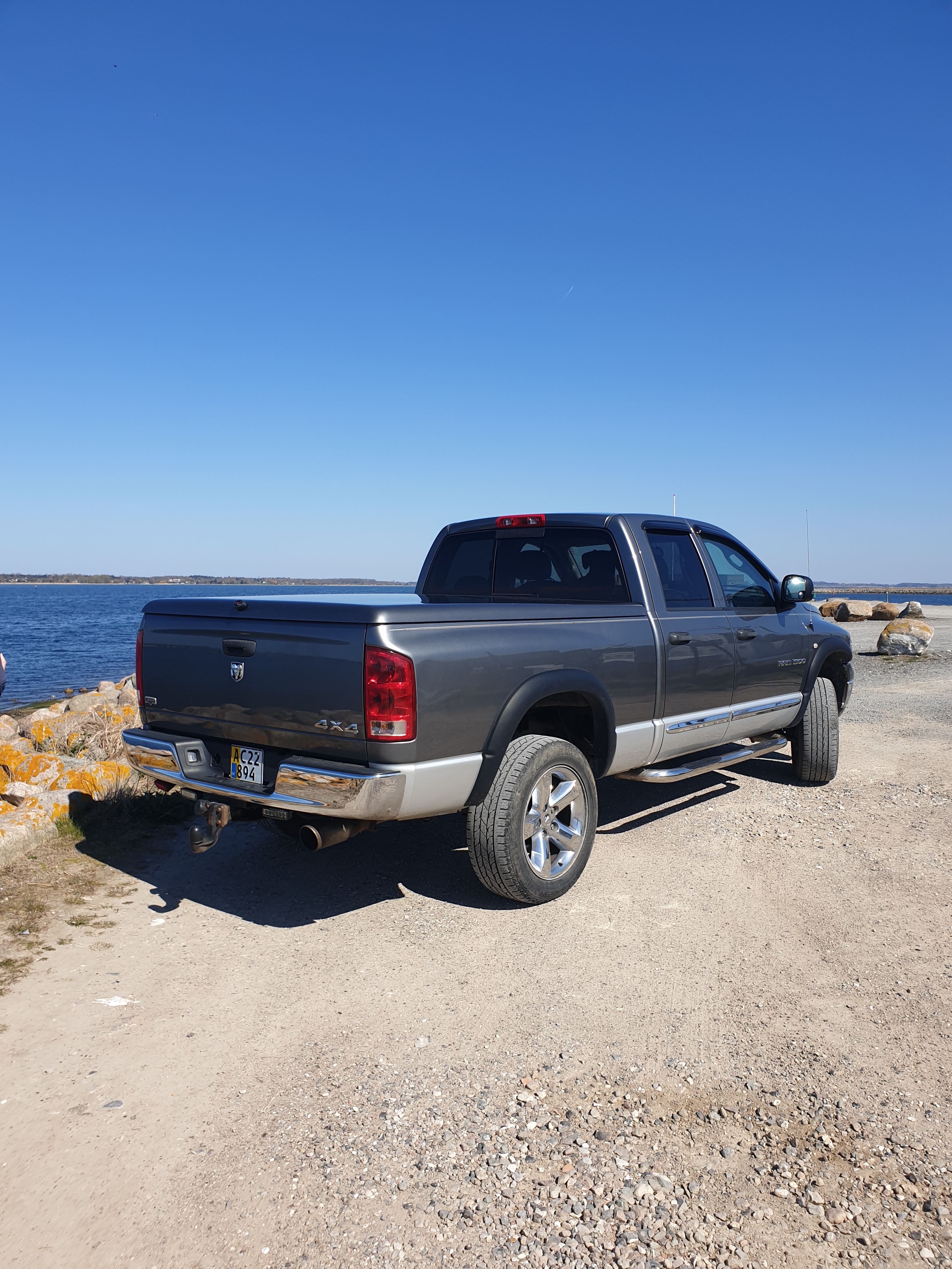 Grå Dodge Ram fra 2005