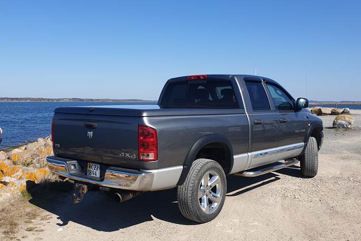 Grå Dodge Ram fra 2005