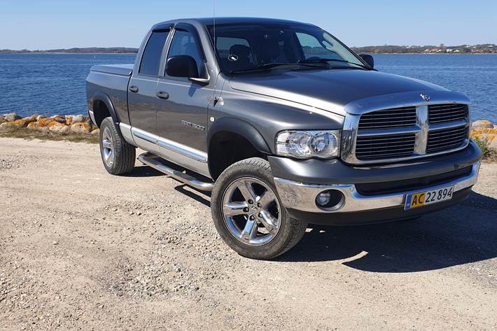 Grå Dodge Ram fra 2005