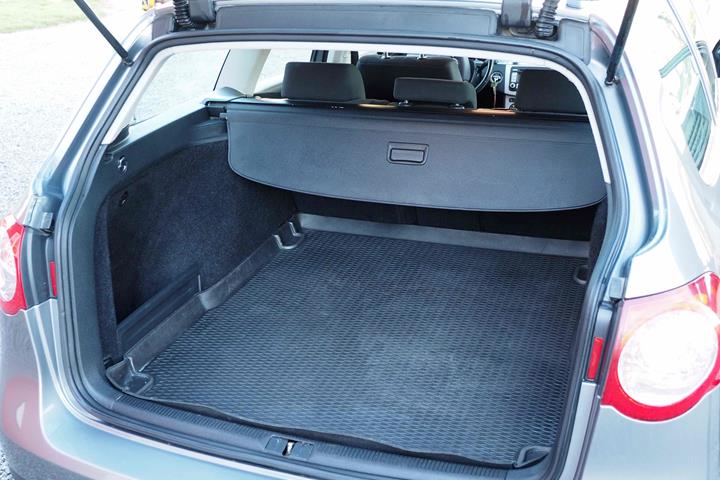 Grå VW Passat fra 2007