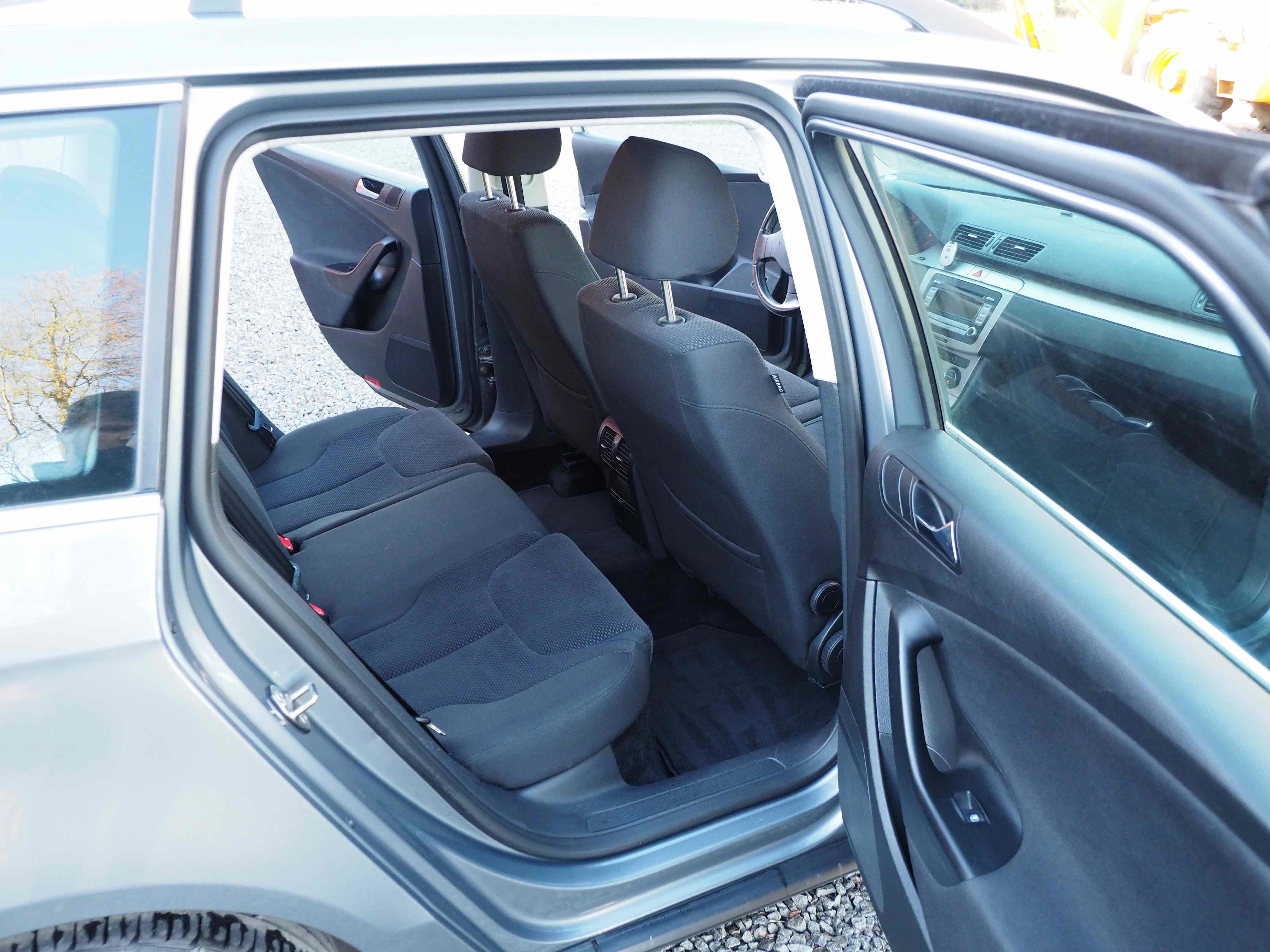 Grå VW Passat fra 2007