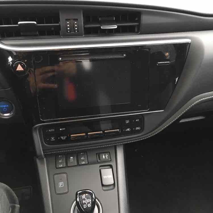 Grå Toyota Auris fra 2015