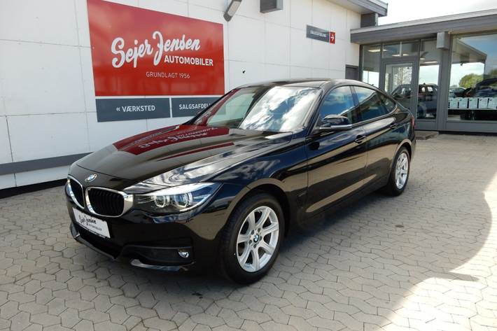 Sort BMW 320d fra 2017