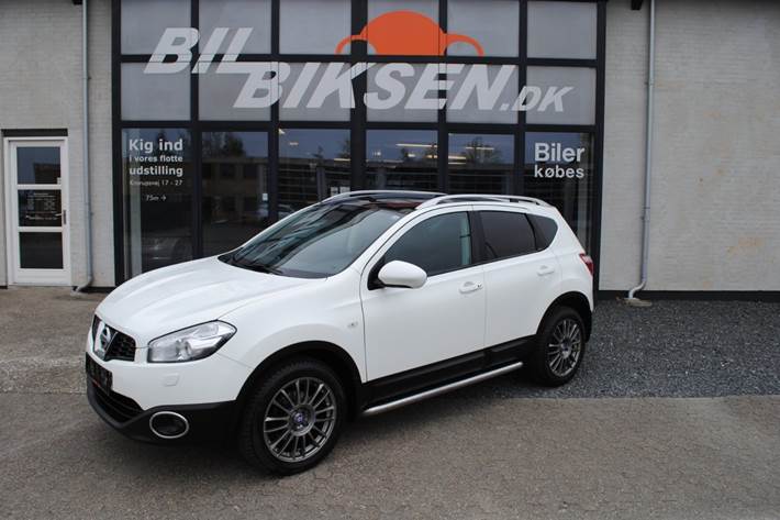 Hvid Nissan Qashqai fra 2010