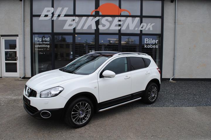 Hvid Nissan Qashqai fra 2010