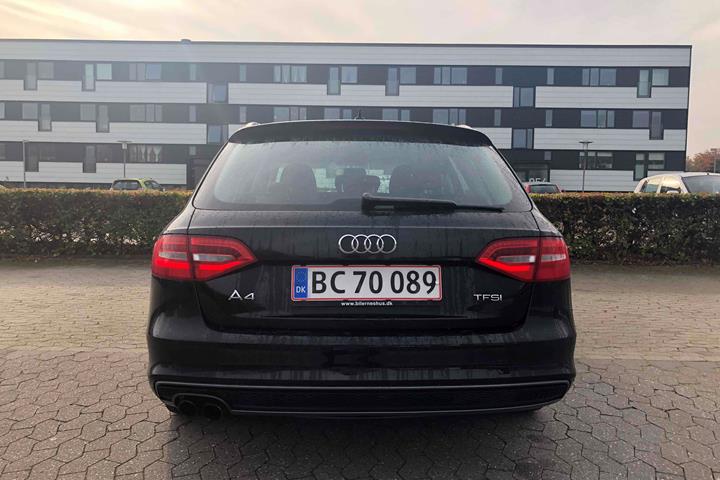 Sort Audi A4 fra 2015