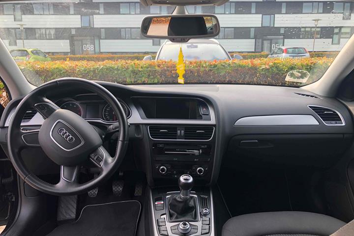 Sort Audi A4 fra 2015