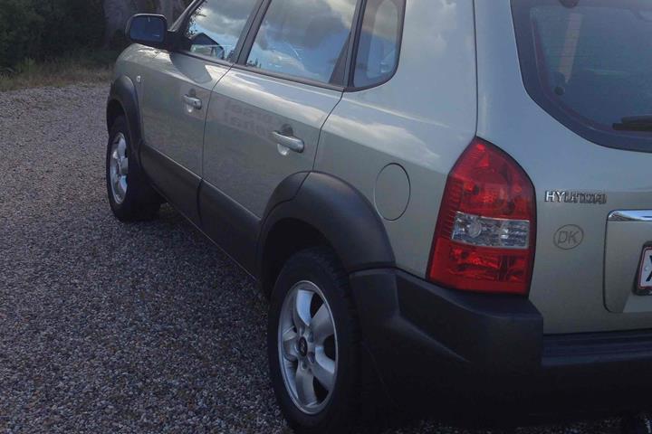 Grøn Hyundai Tucson fra 2005