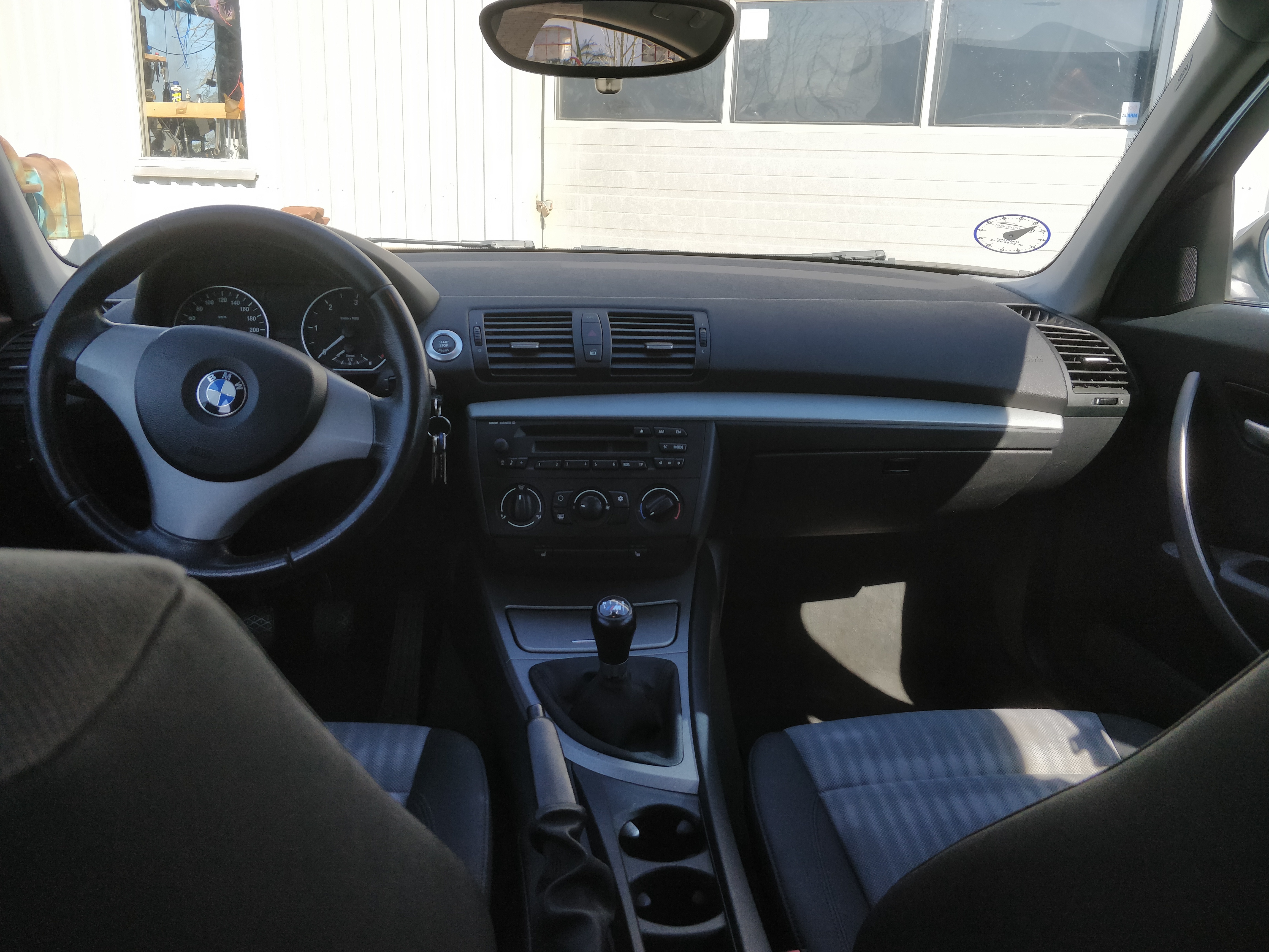 Grå BMW 118d fra 2007