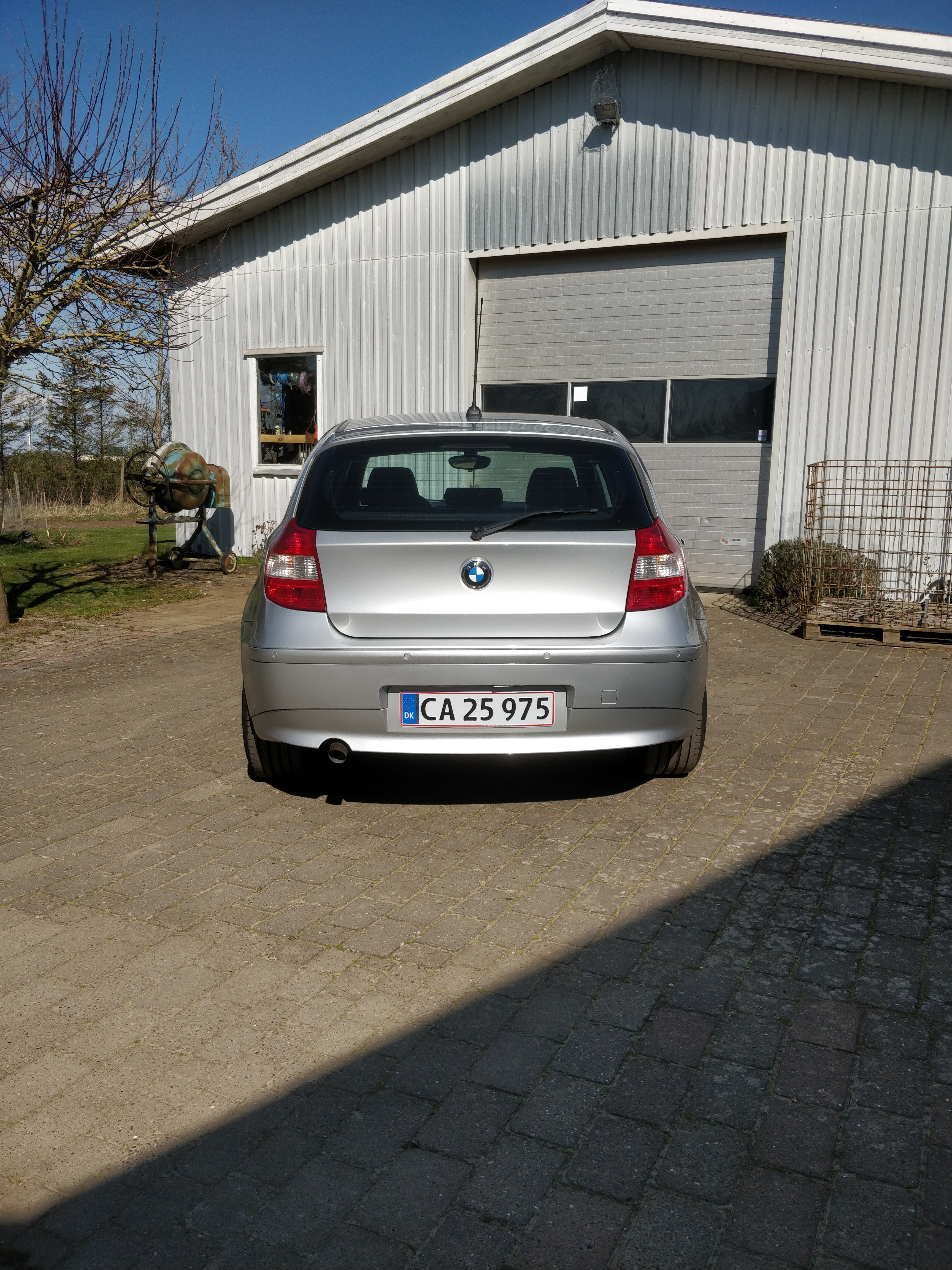 Grå BMW 118d fra 2007