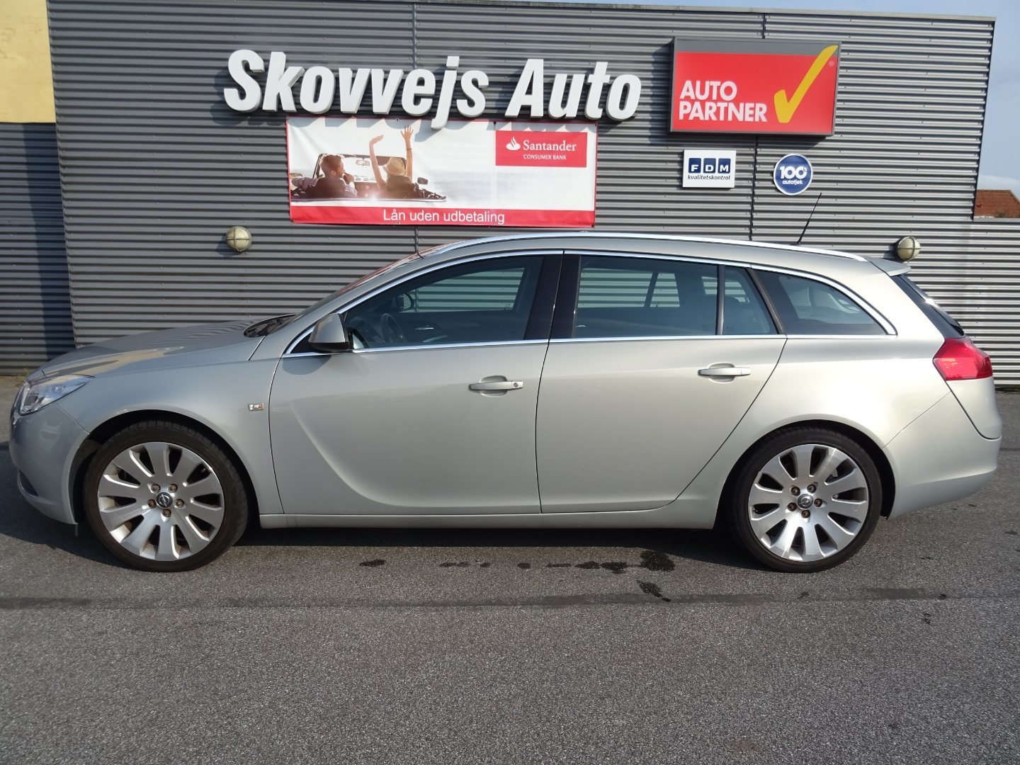 Grå Opel Insignia fra 2009