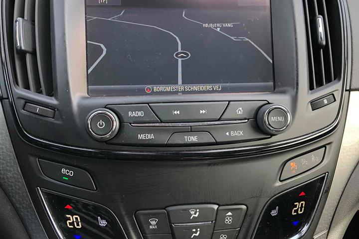 Grå Opel Insignia fra 2016