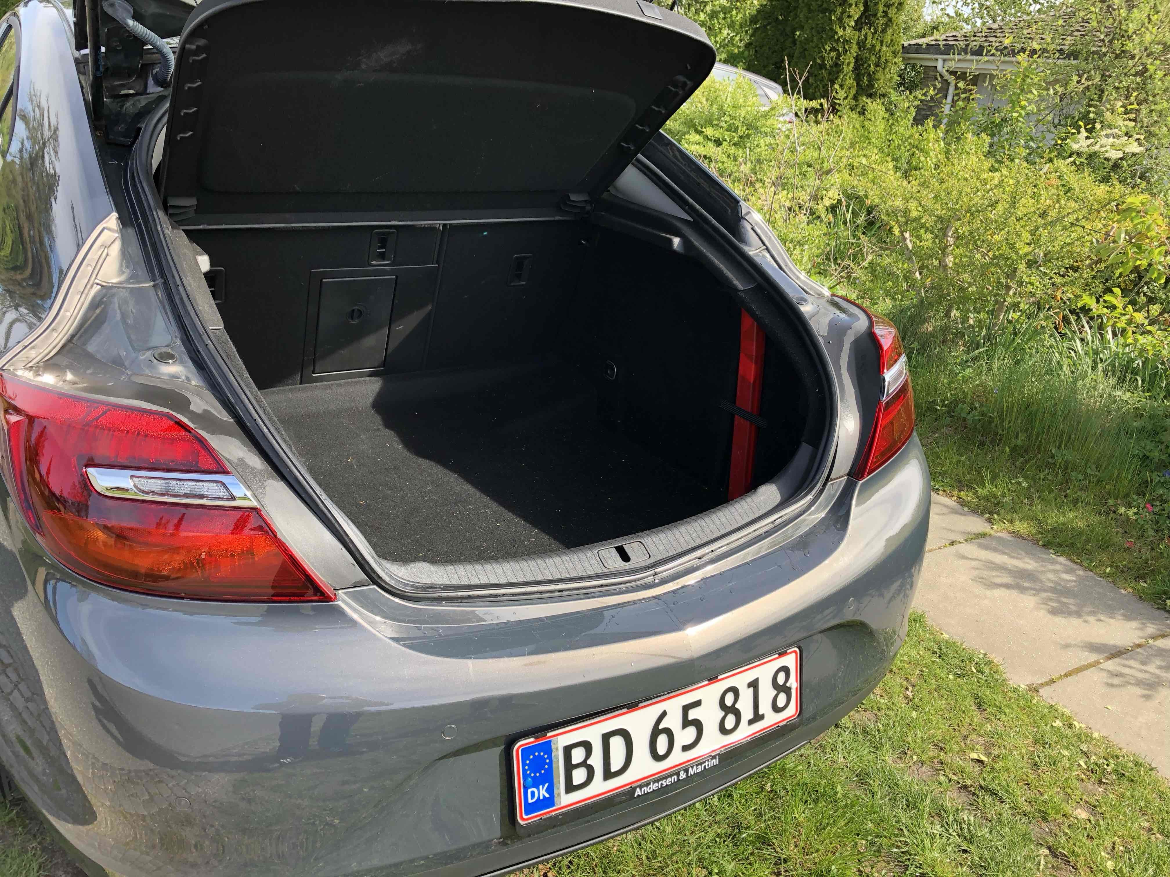 Grå Opel Insignia fra 2016