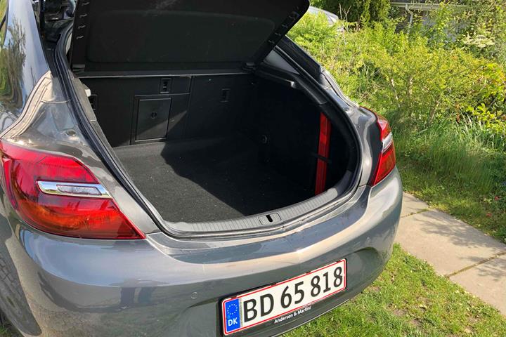 Grå Opel Insignia fra 2016
