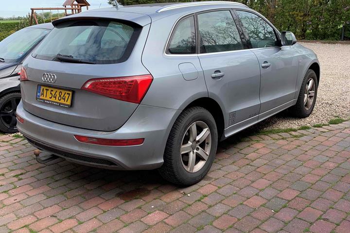 Grå Audi Q5 fra 2009