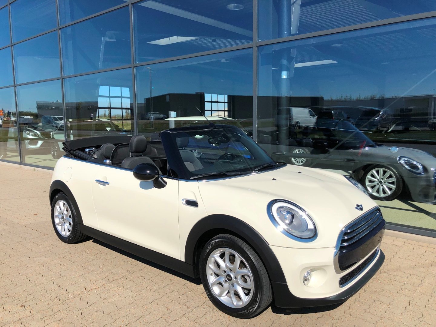 Hvid Mini Cooper fra 2016