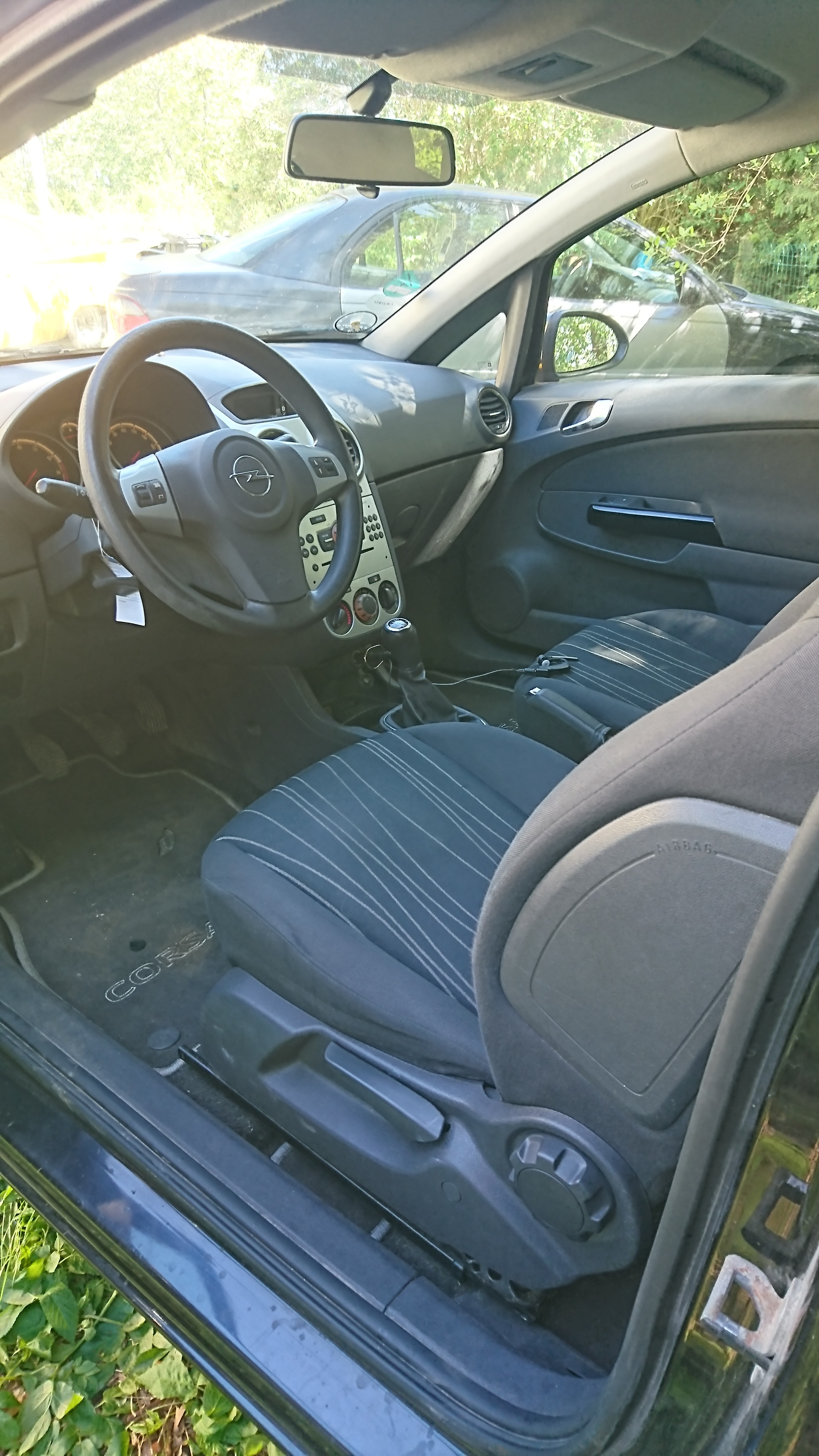 Sort Opel Corsa fra 2010