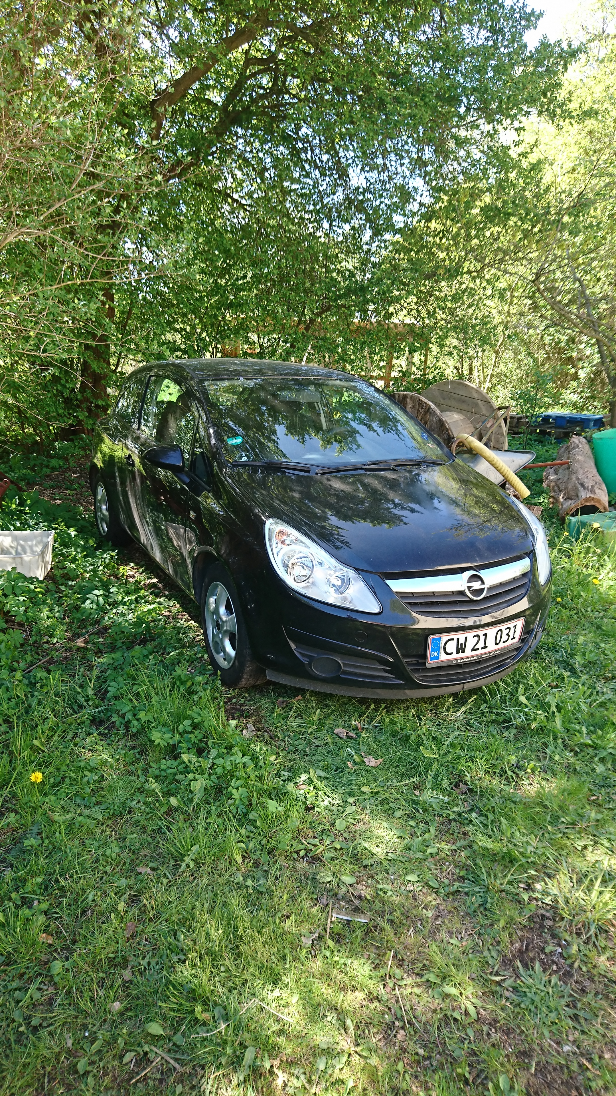 Sort Opel Corsa fra 2010