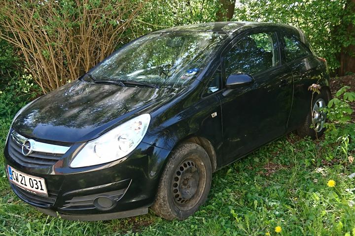 Sort Opel Corsa fra 2010