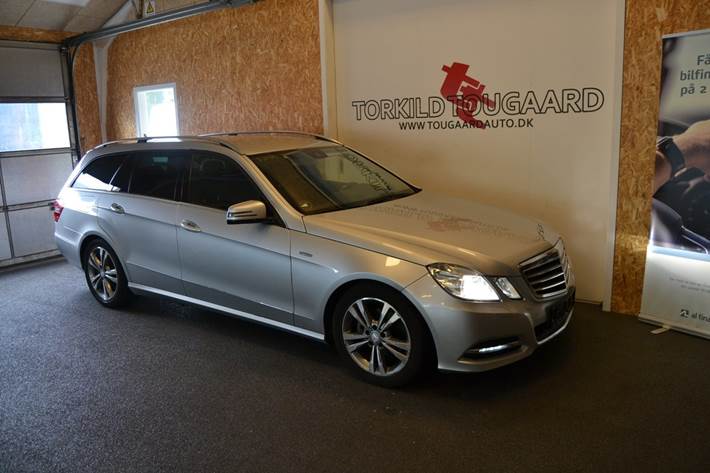 Grå Mercedes E220 fra 2010
