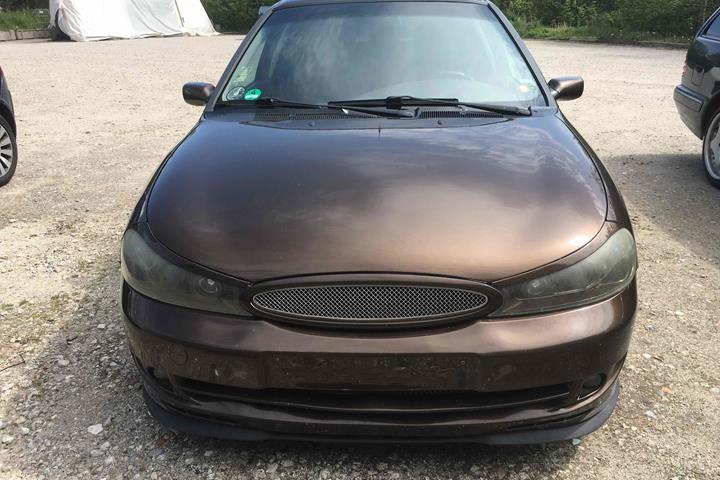 Brun Ford Mondeo fra 2007