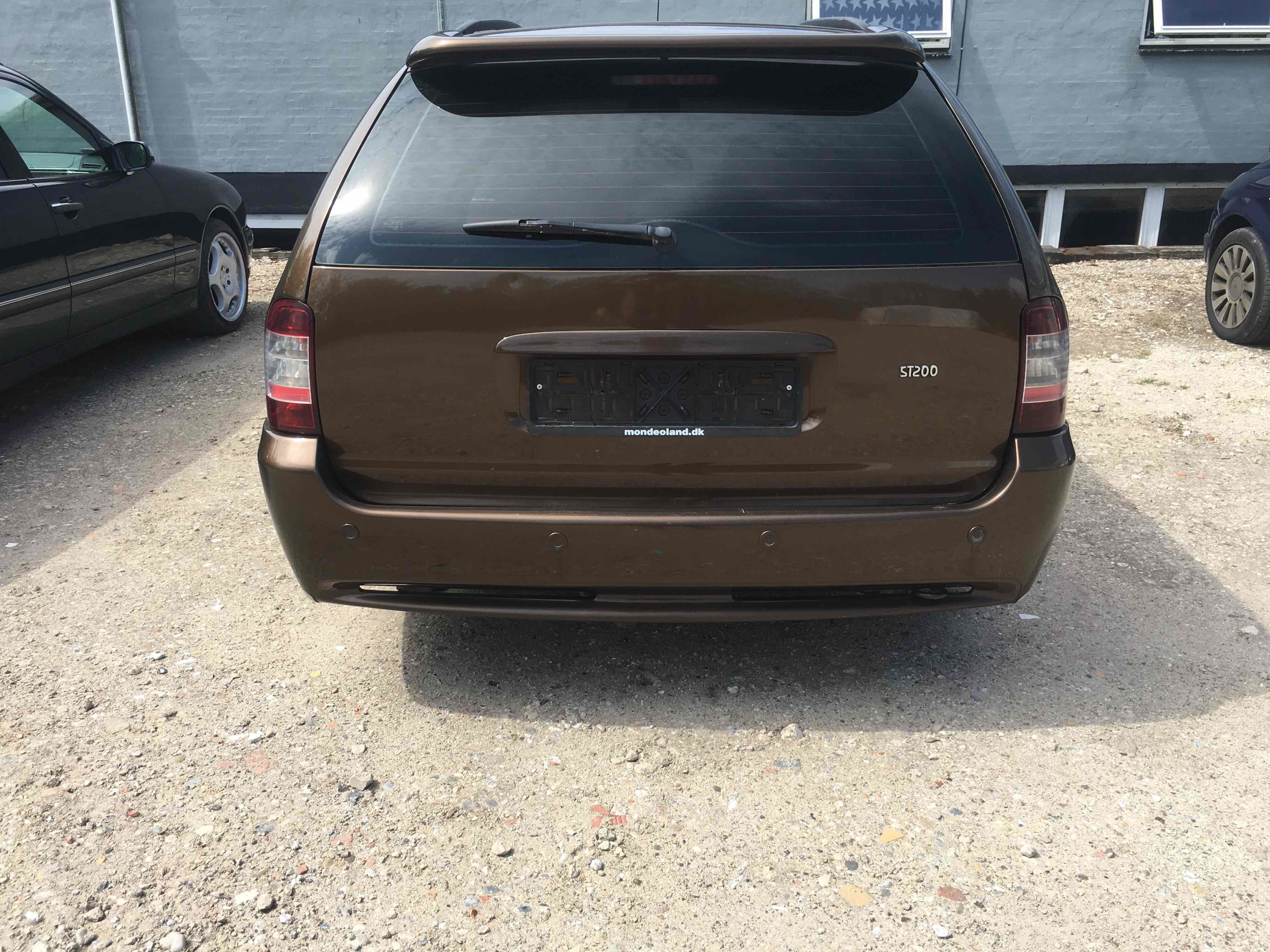 Brun Ford Mondeo fra 2007