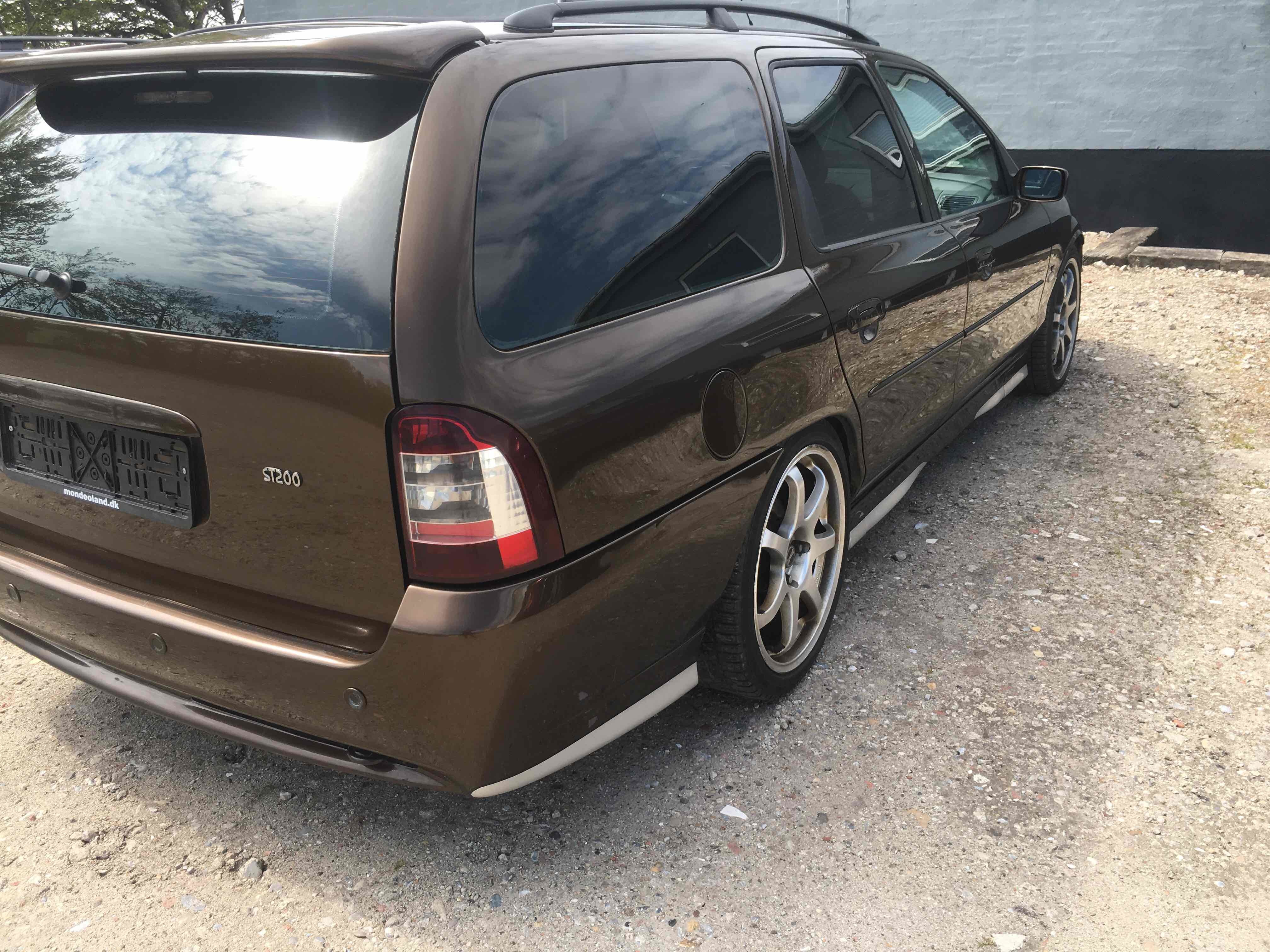 Brun Ford Mondeo fra 2007