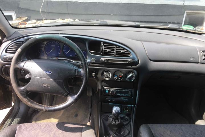 Brun Ford Mondeo fra 2007