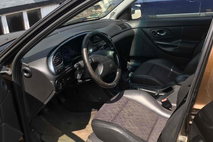 Brun Ford Mondeo fra 2007