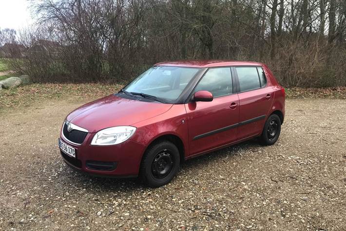 Rød Skoda Fabia fra 2007