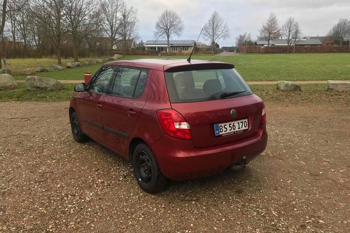 Rød Skoda Fabia fra 2007